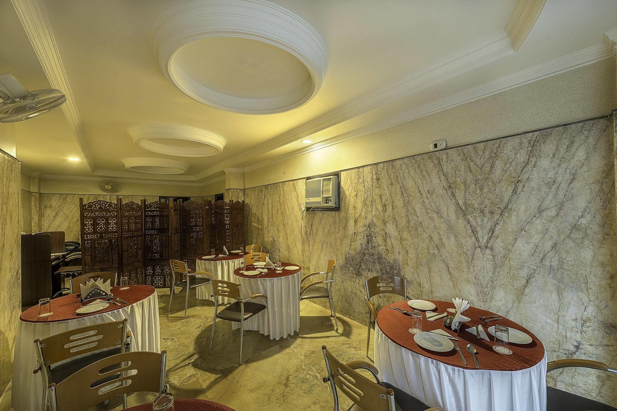 Treebo Trend Singh Sons Karol Bagh Hotel New Delhi Bagian luar foto