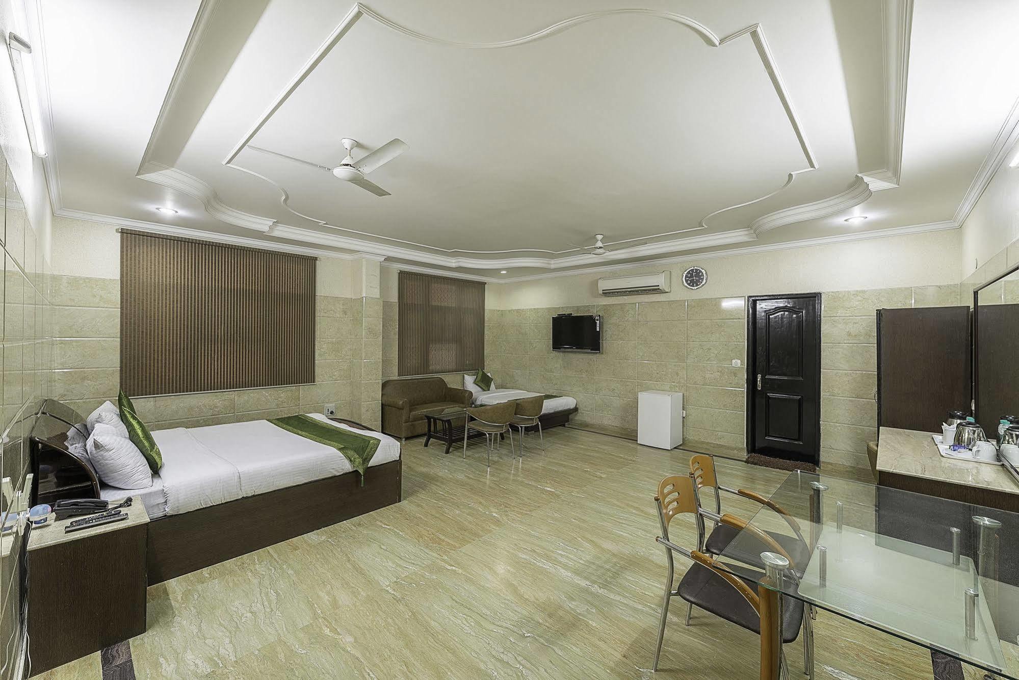 Treebo Trend Singh Sons Karol Bagh Hotel New Delhi Bagian luar foto